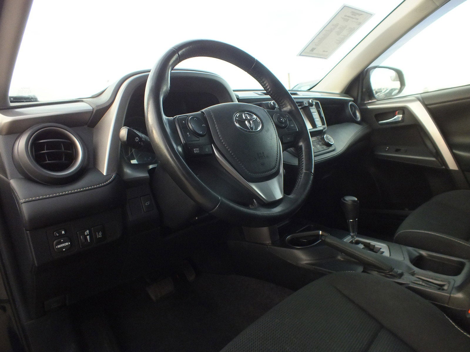 2017 Toyota RAV4 XLE *CLEAN CARFAX*