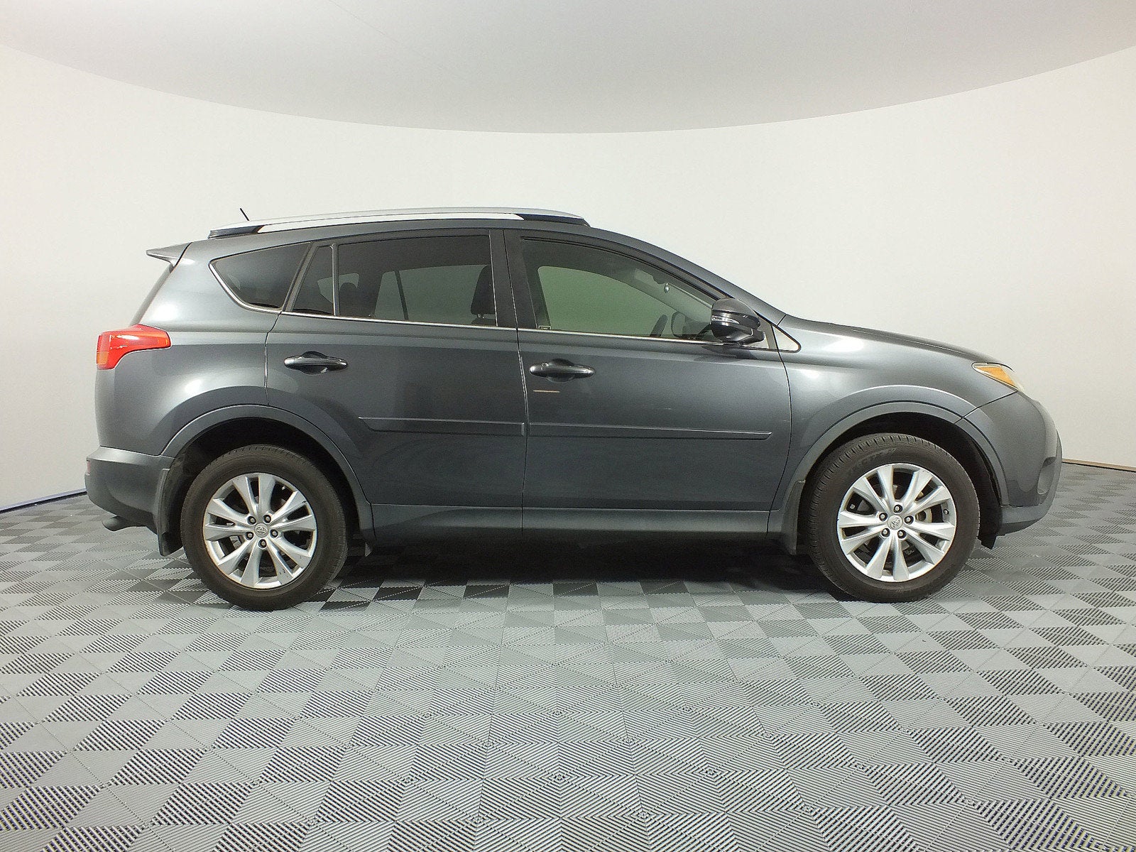2015 Toyota RAV4 Limited *WELL MAINTAINED*