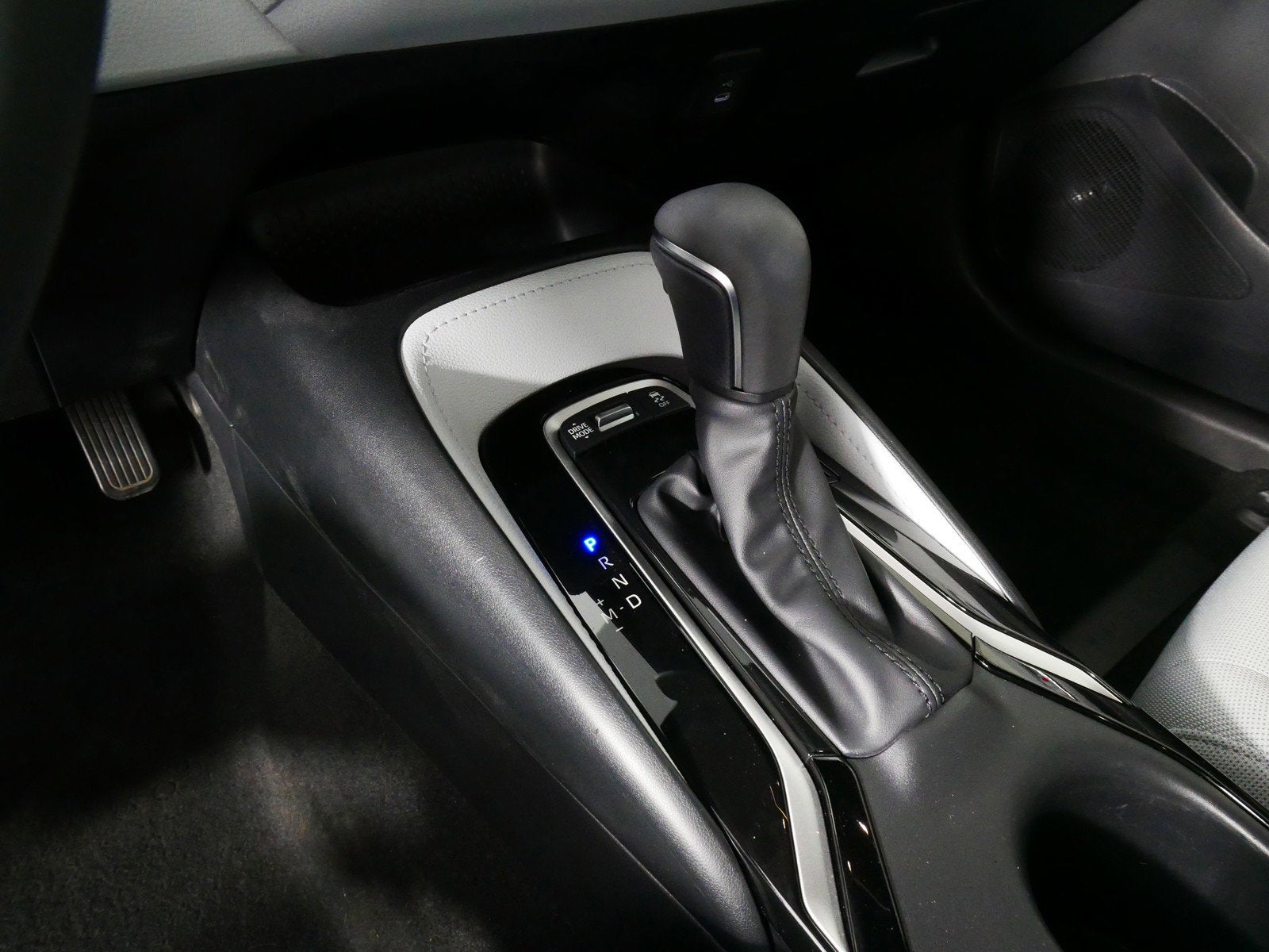 2024 Toyota Corolla Hatchback SE FWD *1-OWNER, CLEAN CARFAX!*