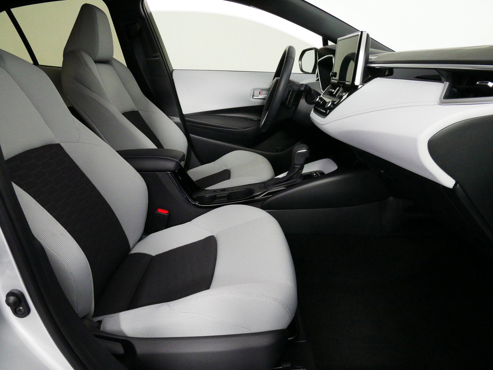 2024 Toyota Corolla Hatchback SE FWD *1-OWNER, CLEAN CARFAX!*