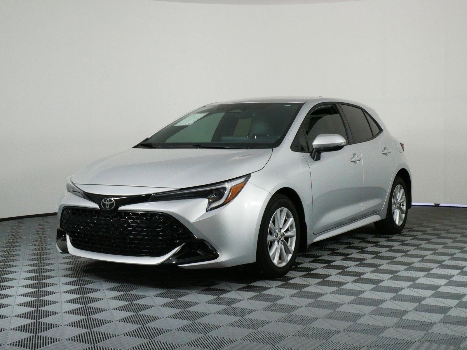 2024 Toyota Corolla Hatchback SE FWD *1-OWNER, CLEAN CARFAX!*