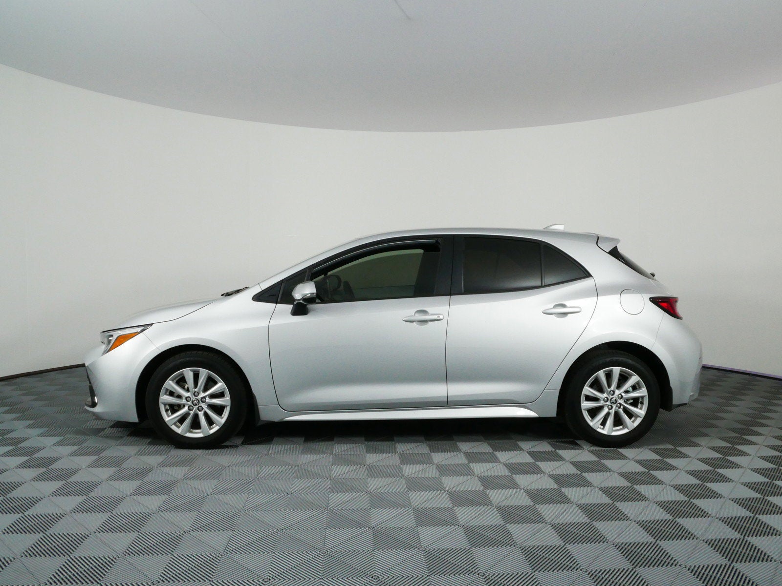 2024 Toyota Corolla Hatchback SE FWD *1-OWNER, CLEAN CARFAX!*
