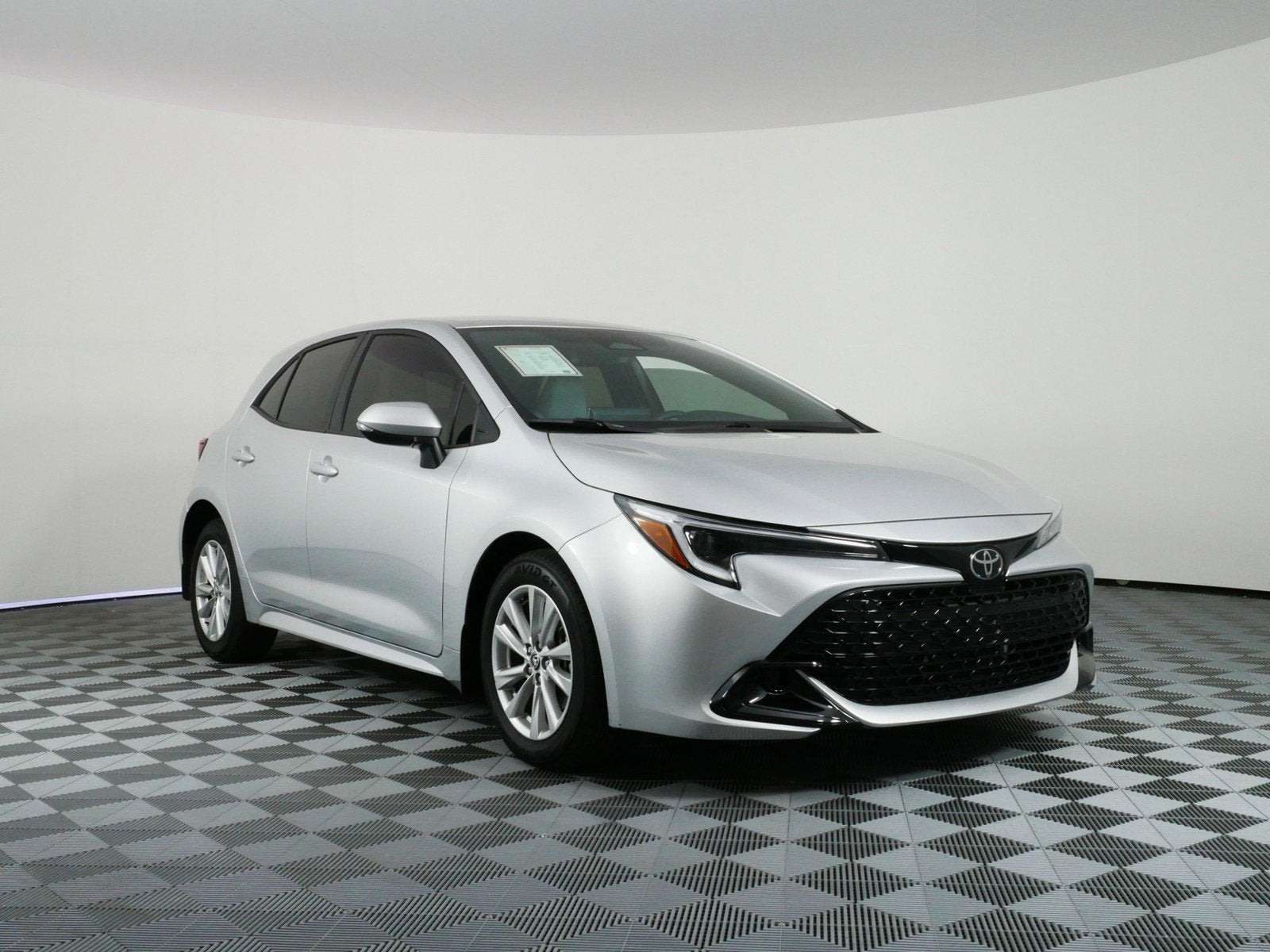 2024 Toyota Corolla Hatchback SE FWD *1-OWNER, CLEAN CARFAX!*