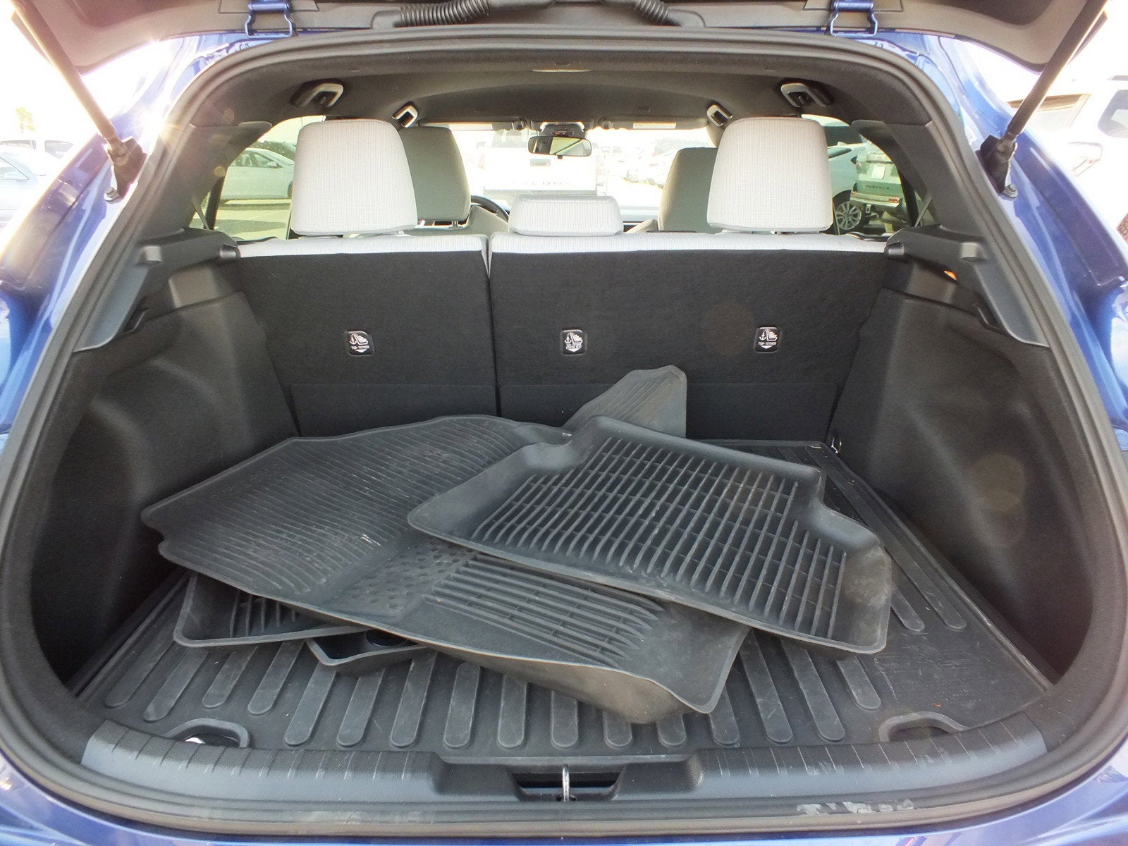 2025 Toyota Corolla Hatchback SE FWD *1 OWNER, CLEAN CARFAX!*