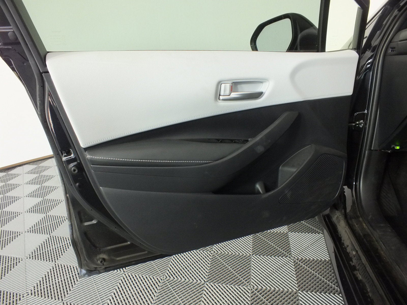 2025 Toyota Corolla Hatchback SE *1-OWNER*