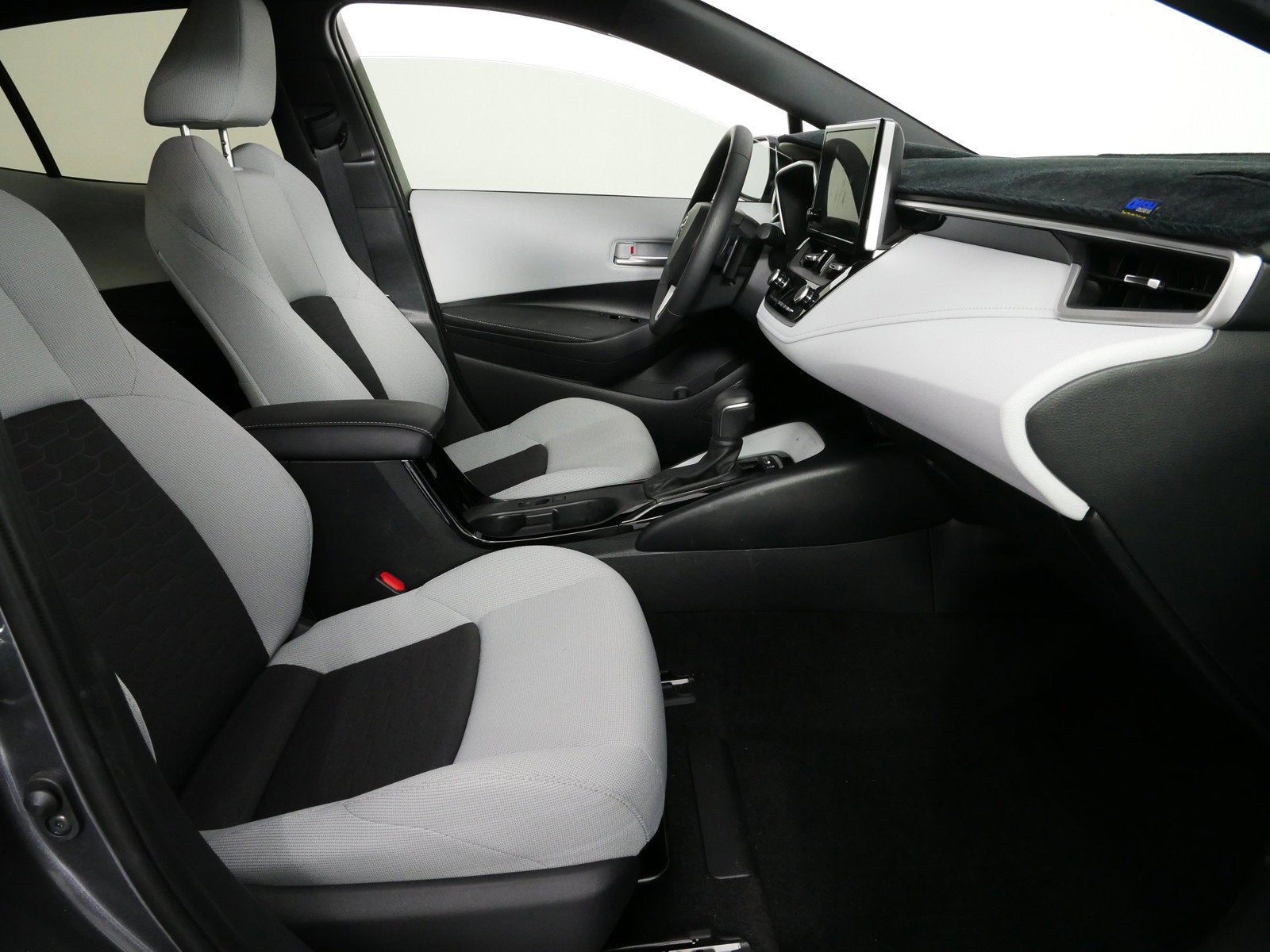 2024 Toyota Corolla Hatchback SE *1-OWNER! LOW MILES*