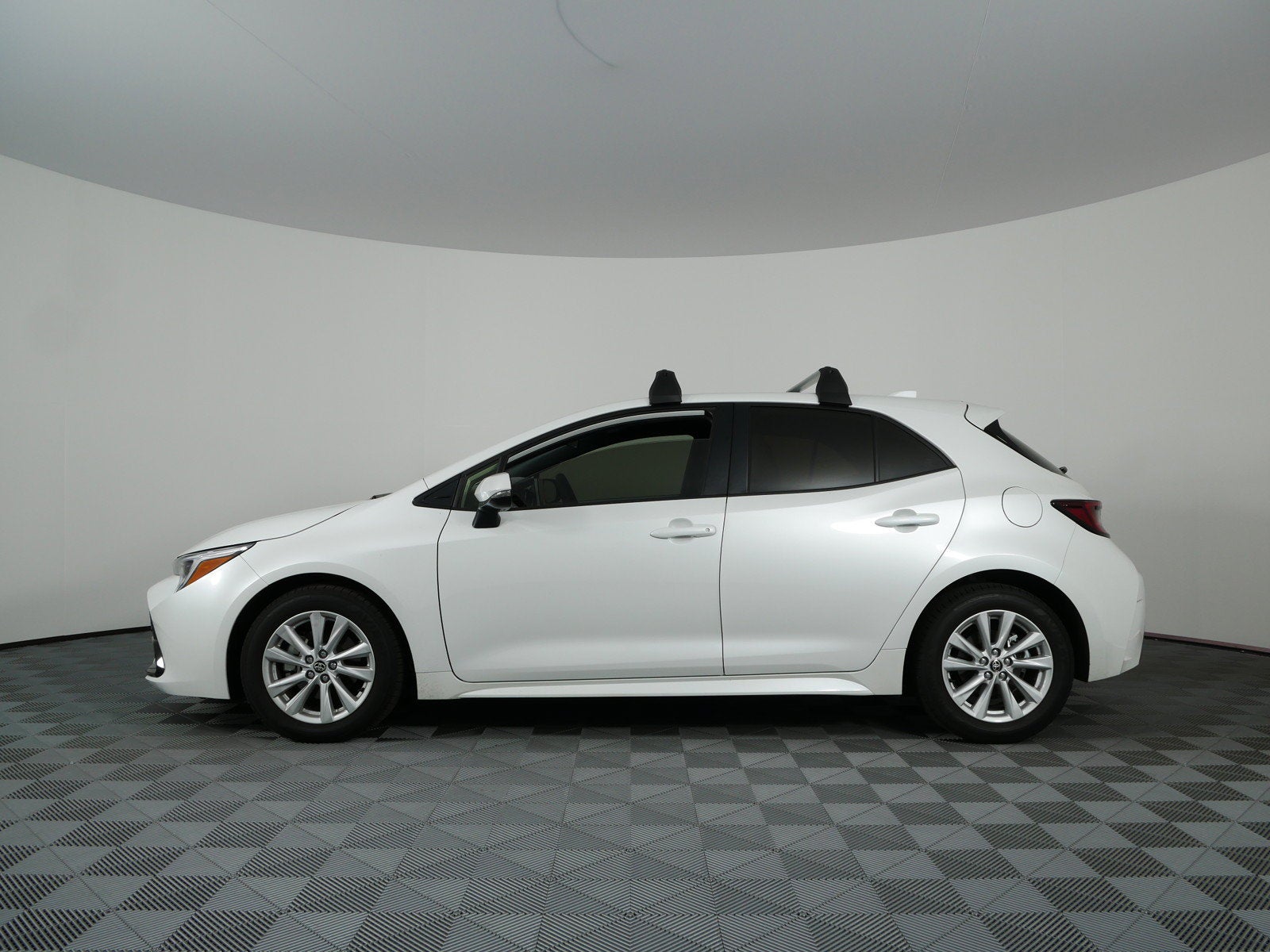 2024 Toyota Corolla Hatchback SE *1-OWNER! SUPER LOW MILES!*
