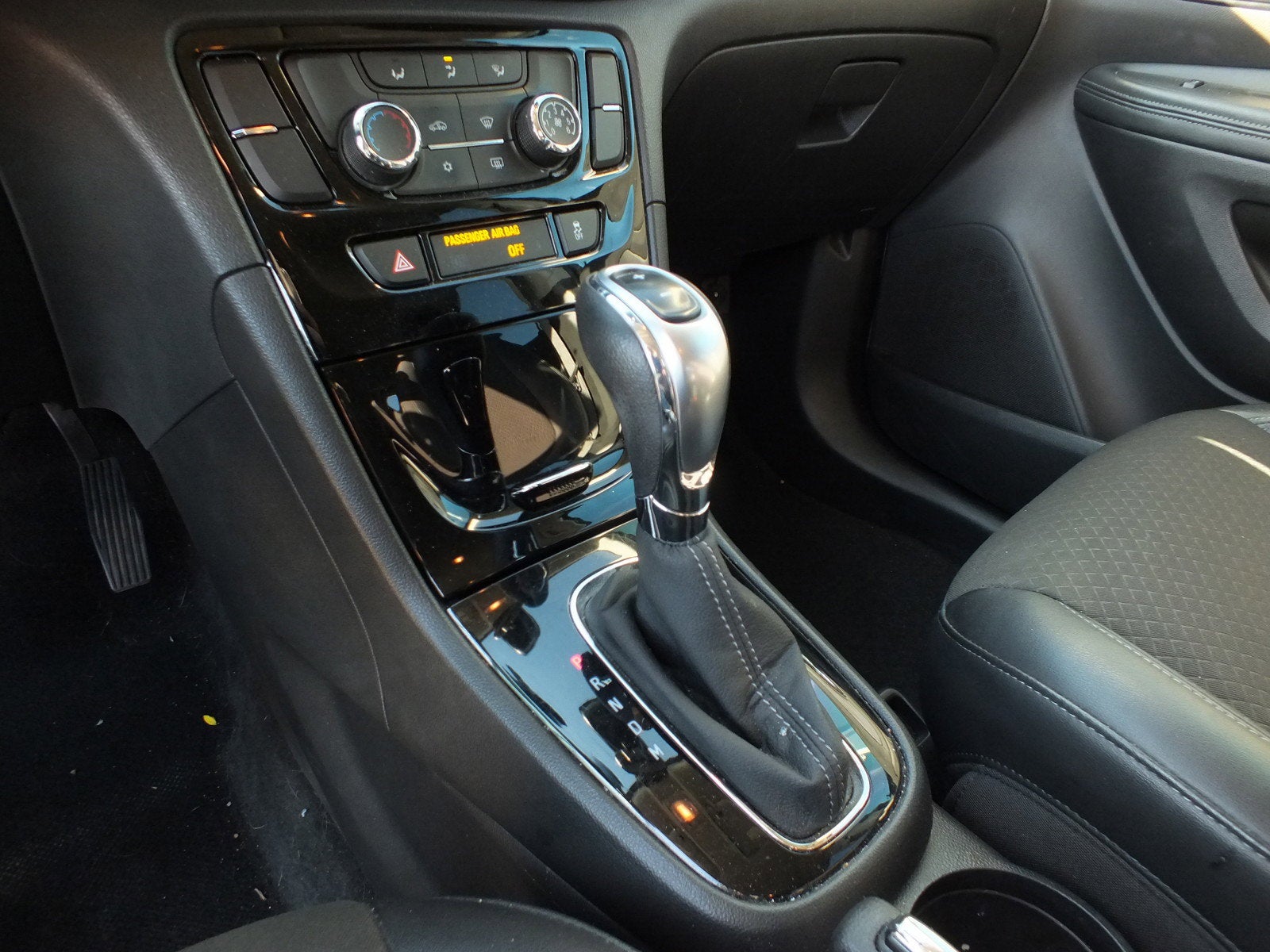 2017 Buick Encore Preferred FWD *CLEAN CARFAX!*