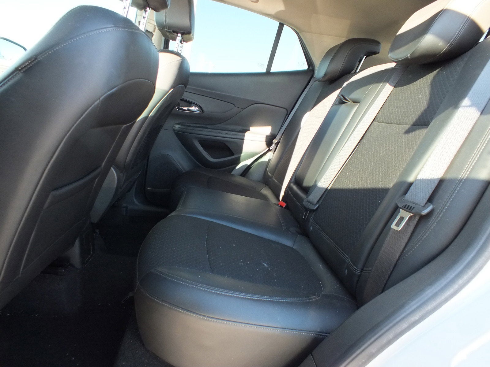 2017 Buick Encore Preferred FWD *CLEAN CARFAX!*