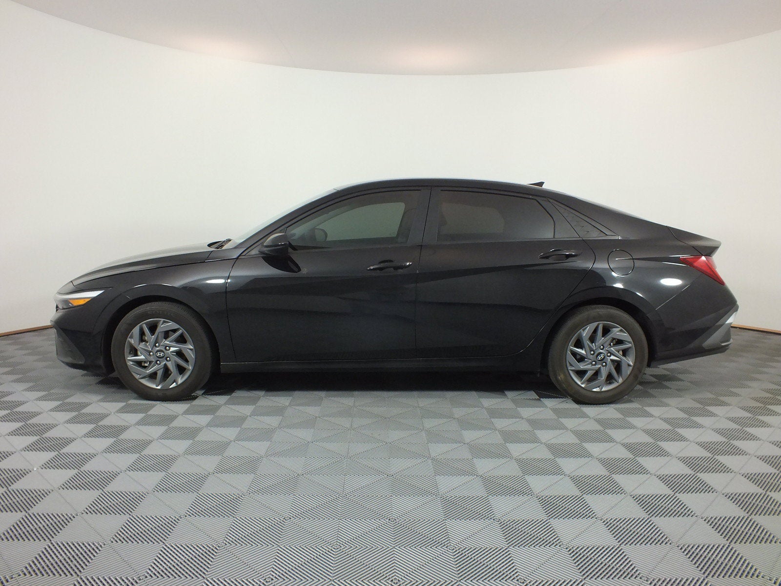 2024 Hyundai Elantra Blue Hybrid *CLEAN CARFAX*