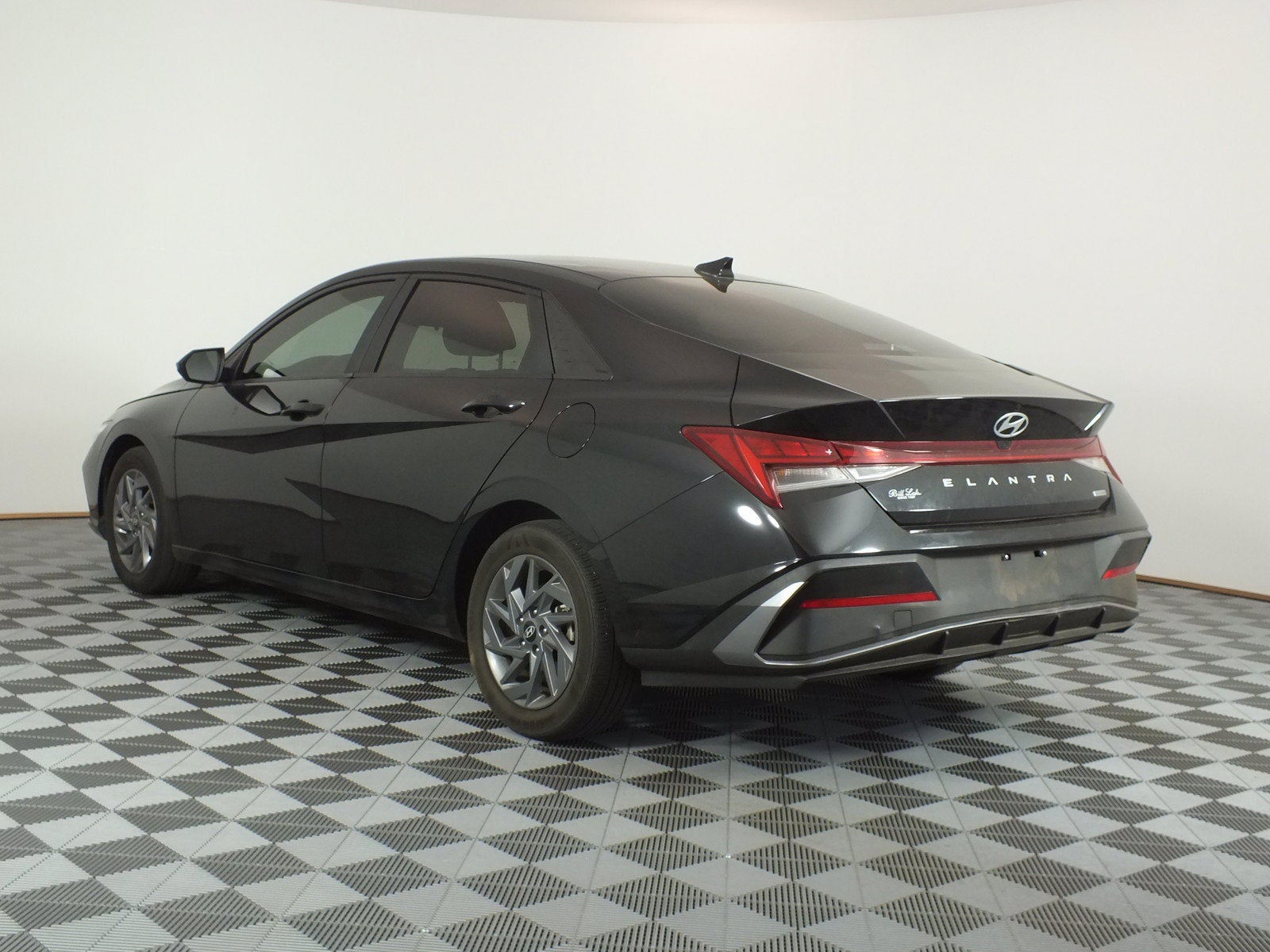 2024 Hyundai Elantra Blue Hybrid *CLEAN CARFAX*