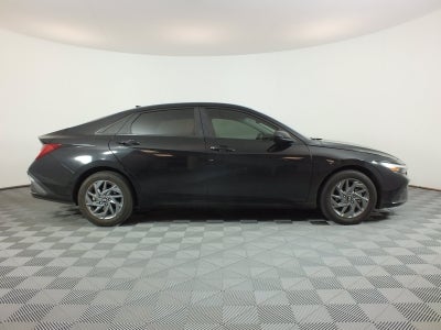 2024 Hyundai Elantra Blue Hybrid *CLEAN CARFAX*