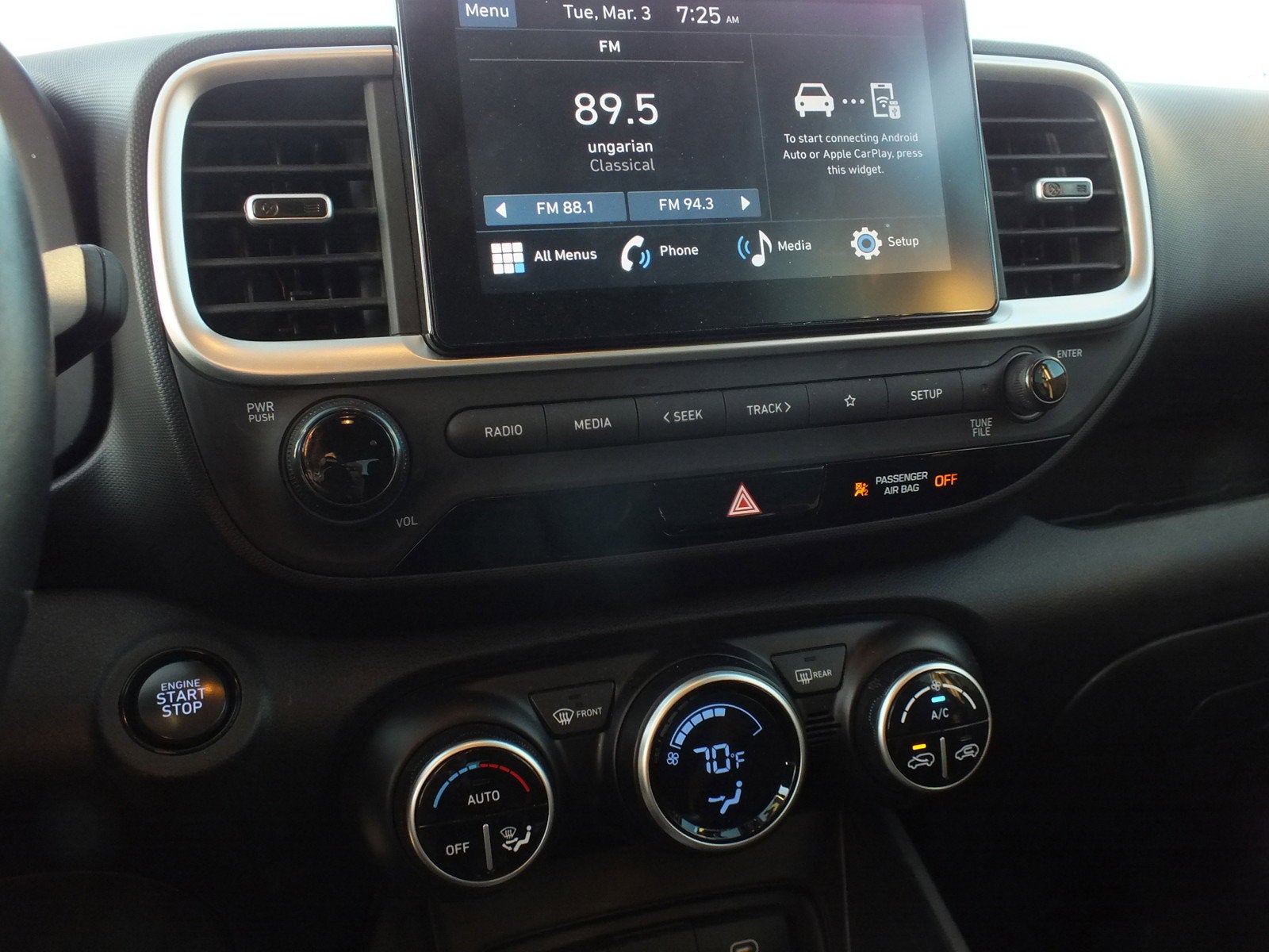 2024 Hyundai Venue SEL *LOW MILES!*