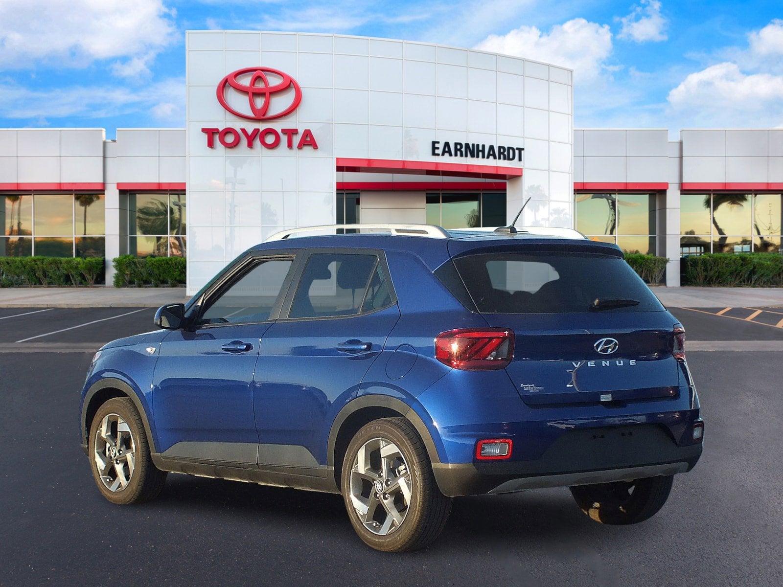 2024 Hyundai Venue SEL *LOW MILES!*