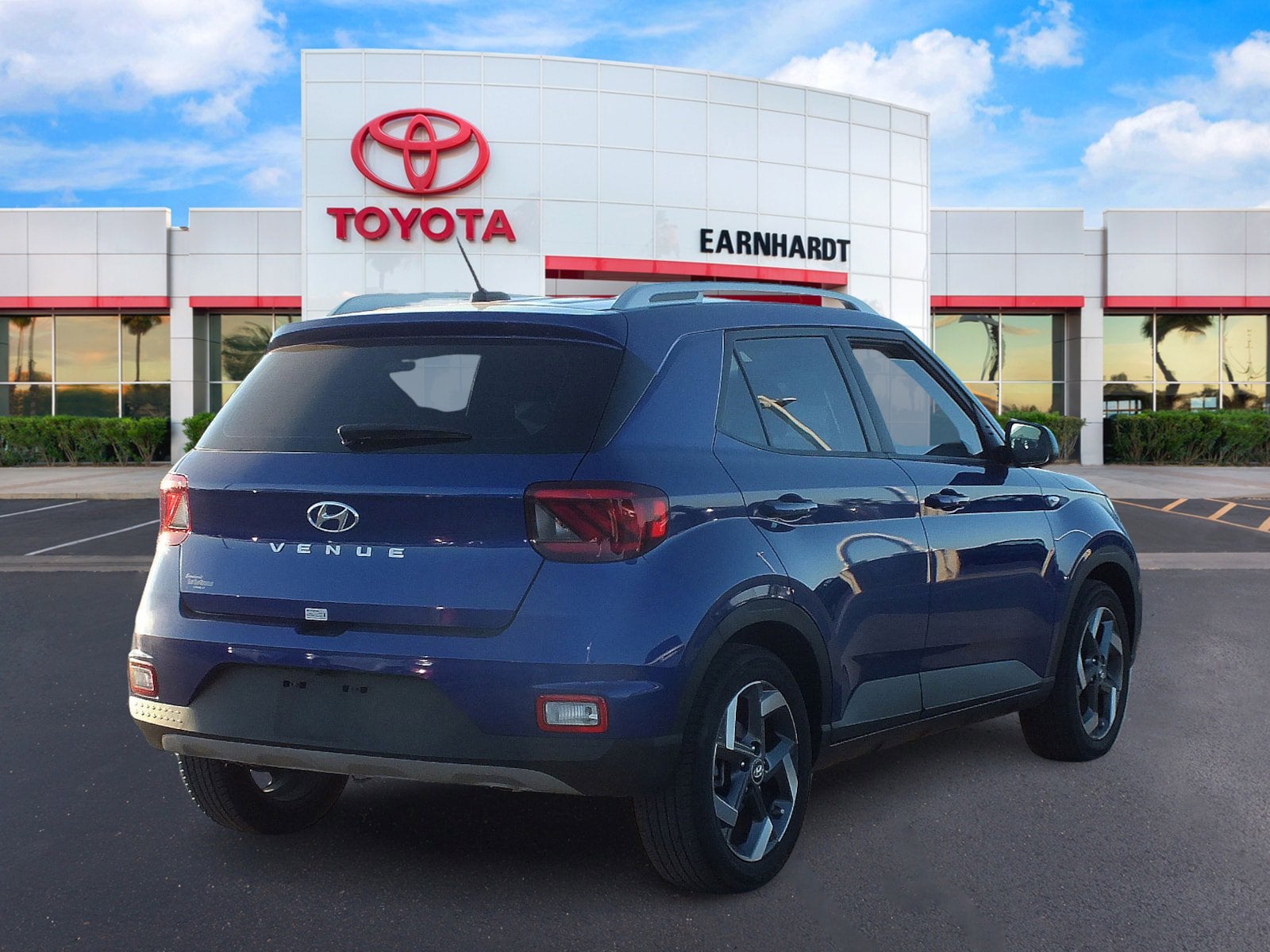 2024 Hyundai Venue SEL *LOW MILES!*