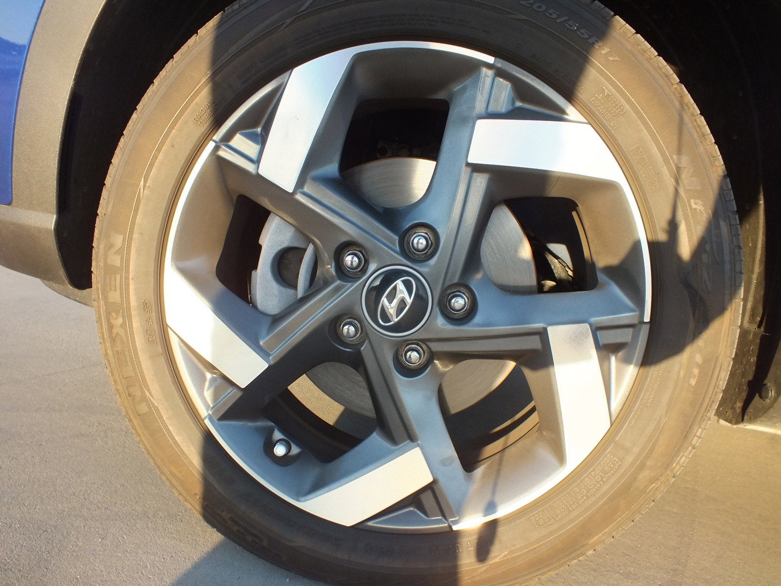 2024 Hyundai Venue SEL *LOW MILES!*