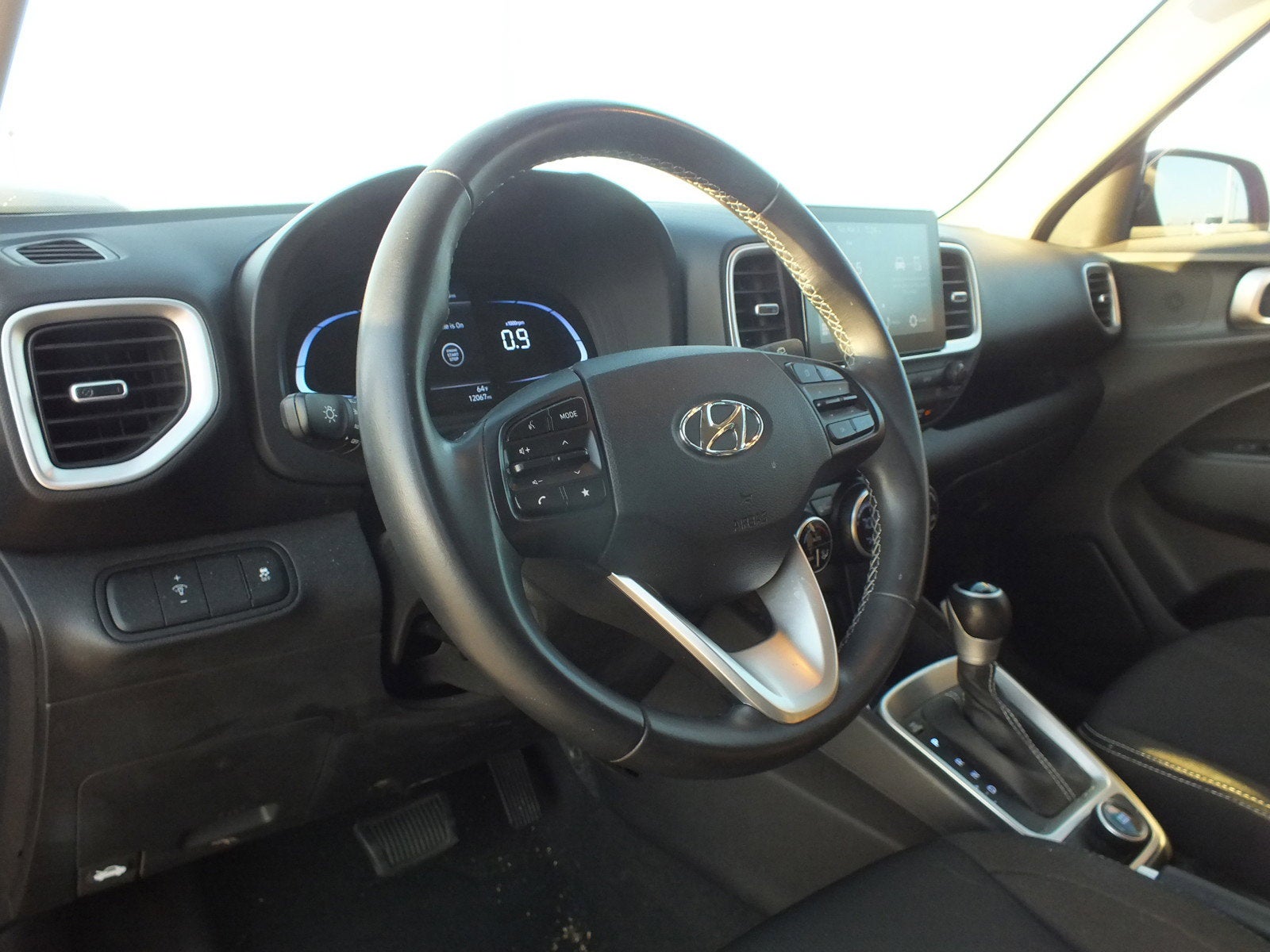 2024 Hyundai Venue SEL *LOW MILES!*