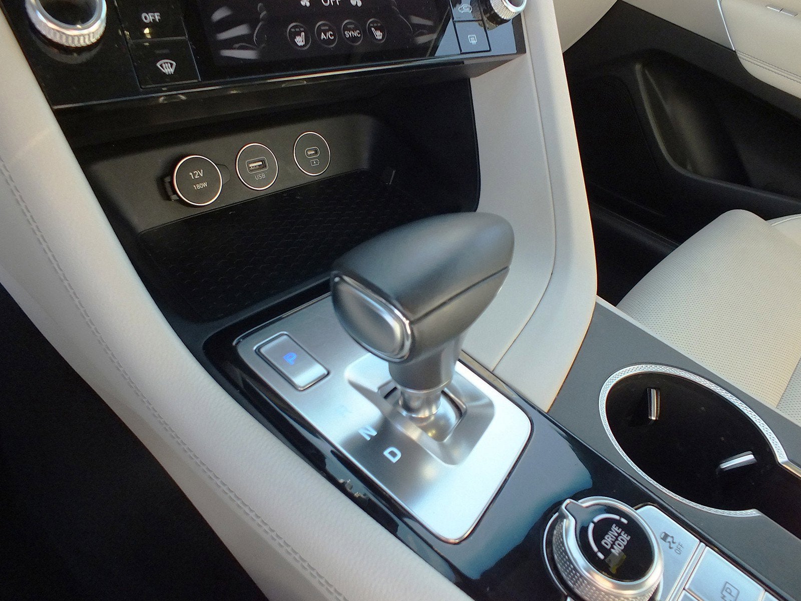 2024 Genesis G70 2.5T RWD *CLEAN CARFAX, 1 OWNER!*