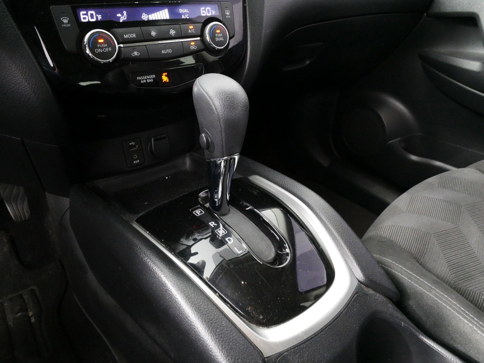 2016 Nissan Rogue SV *CLEAN CARFAX!*
