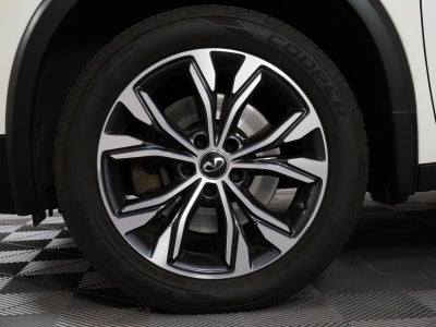 2018 INFINITI QX30 ESSENTIAL AWD *CLEAN CARFAX*