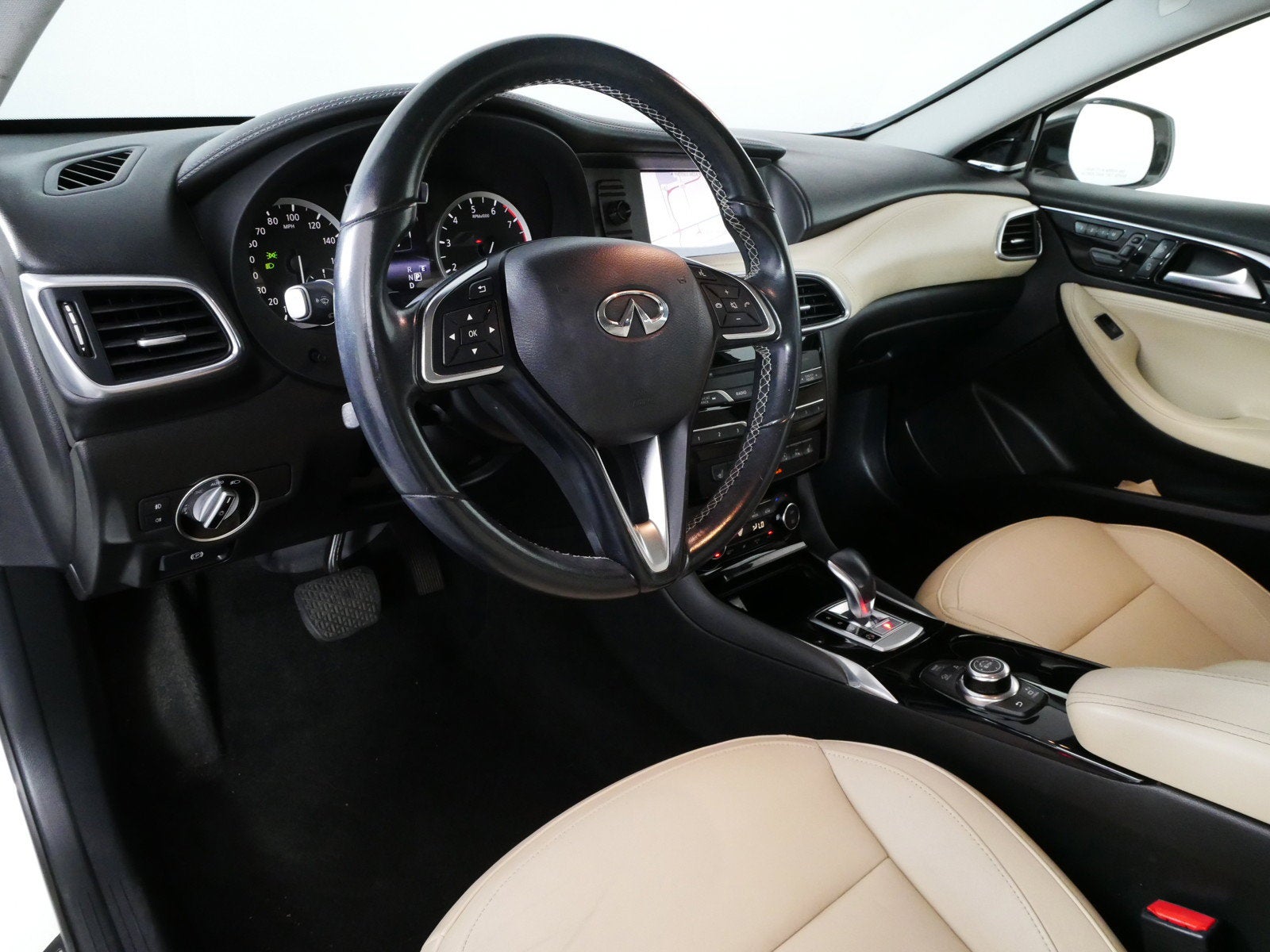 2018 INFINITI QX30 ESSENTIAL AWD *CLEAN CARFAX*