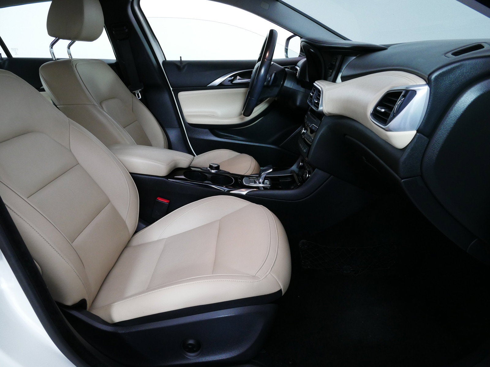 2018 INFINITI QX30 ESSENTIAL AWD *CLEAN CARFAX*
