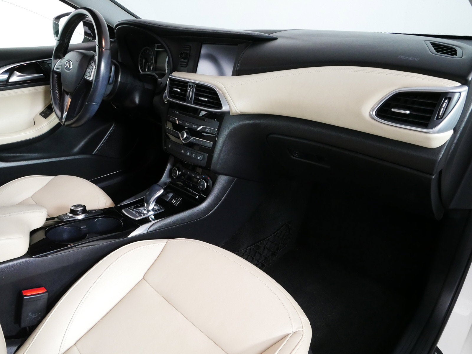 2018 INFINITI QX30 ESSENTIAL AWD *CLEAN CARFAX*