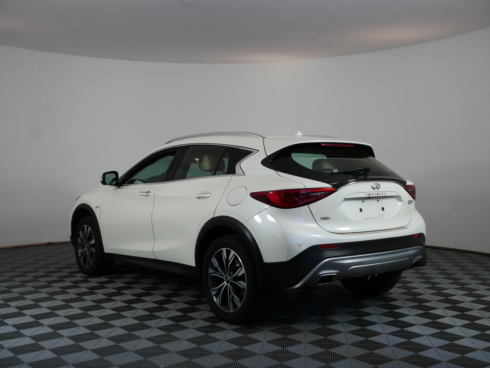 2018 INFINITI QX30 ESSENTIAL AWD *CLEAN CARFAX*