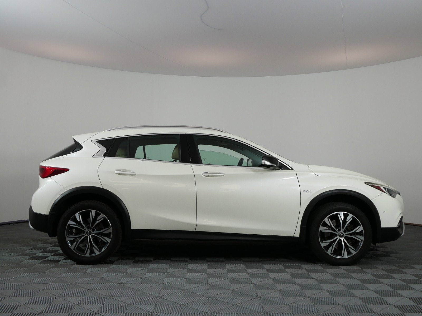 2018 INFINITI QX30 ESSENTIAL AWD *CLEAN CARFAX*