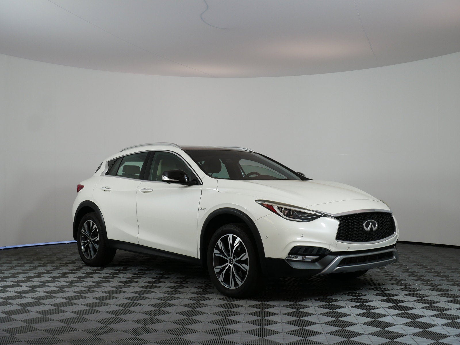 2018 INFINITI QX30 ESSENTIAL AWD *CLEAN CARFAX*