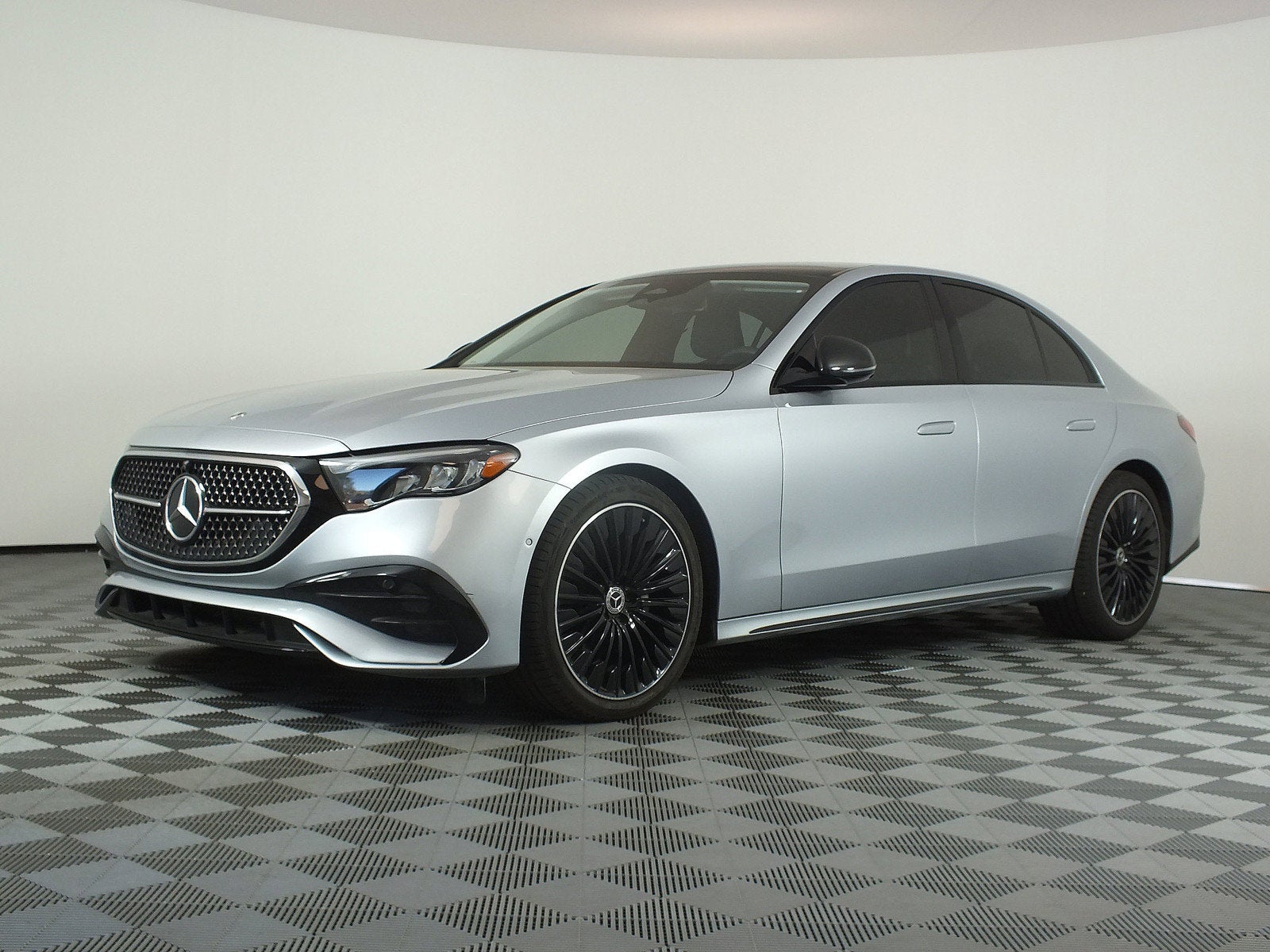 2024 Mercedes-Benz E-Class E 350 *CLEAN CARFAX! CRUISE IN STYLE!*