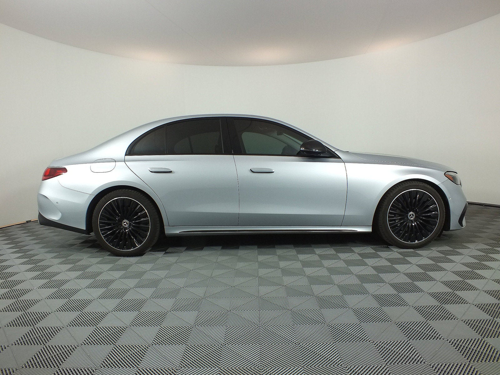 2024 Mercedes-Benz E-Class E 350 *CLEAN CARFAX! CRUISE IN STYLE!*