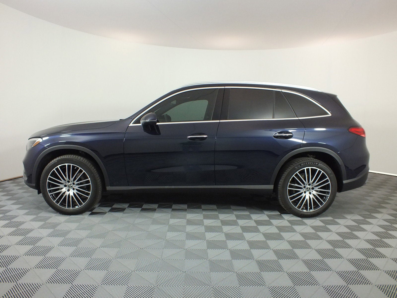 2024 Mercedes-Benz GLC GLC 300 *LOW MILES! CLEAN CARFAX!*