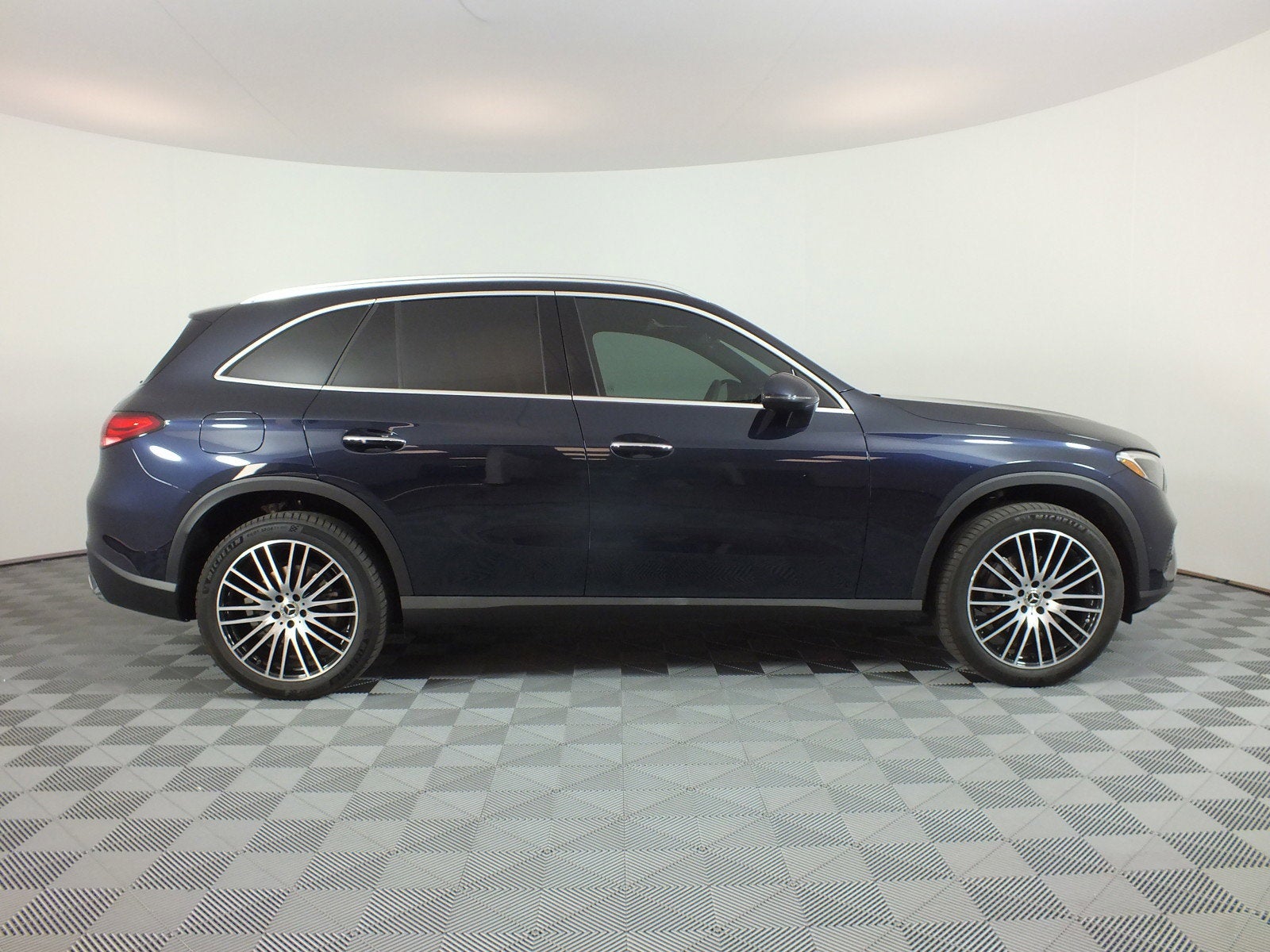 2024 Mercedes-Benz GLC GLC 300 *LOW MILES! CLEAN CARFAX!*