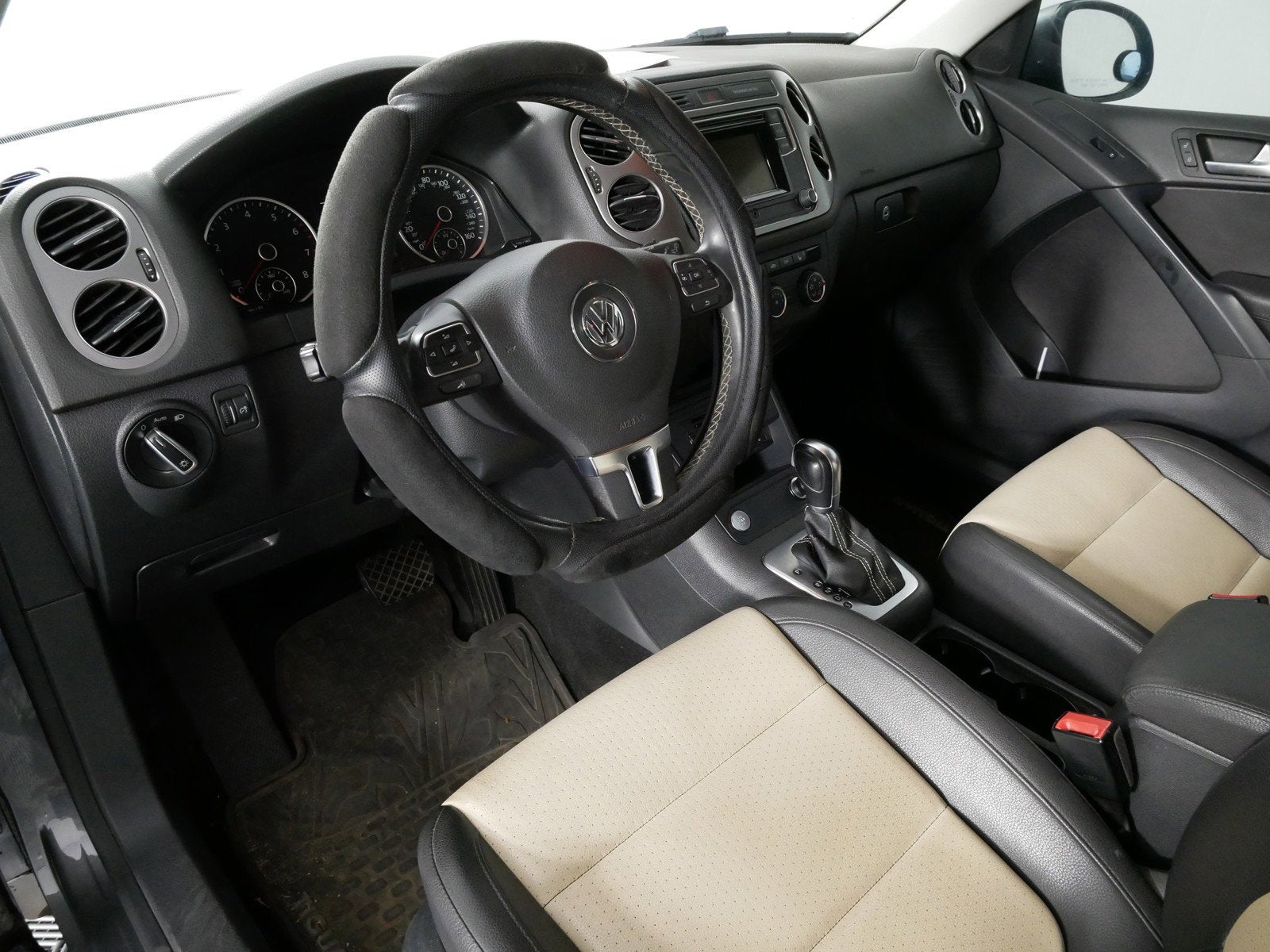 2016 Volkswagen Tiguan S *CLEAN CARFAX!*