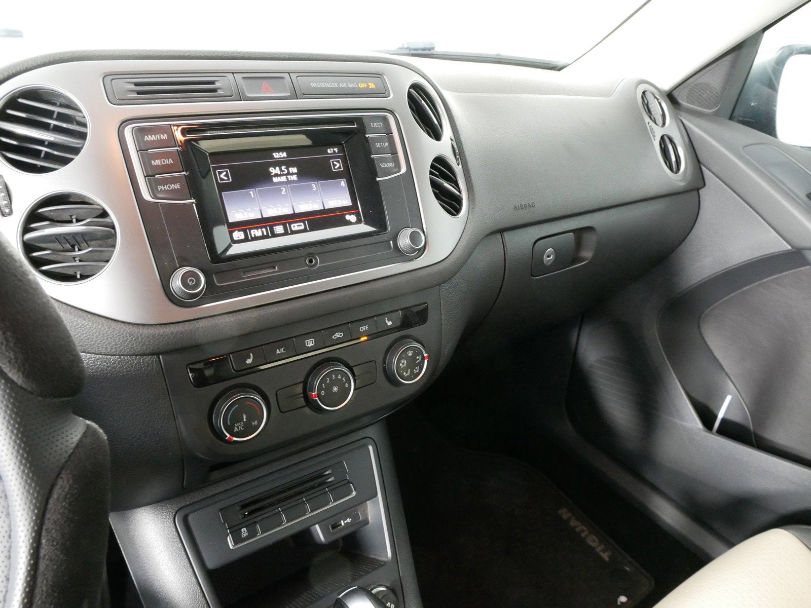 2016 Volkswagen Tiguan S *CLEAN CARFAX!*