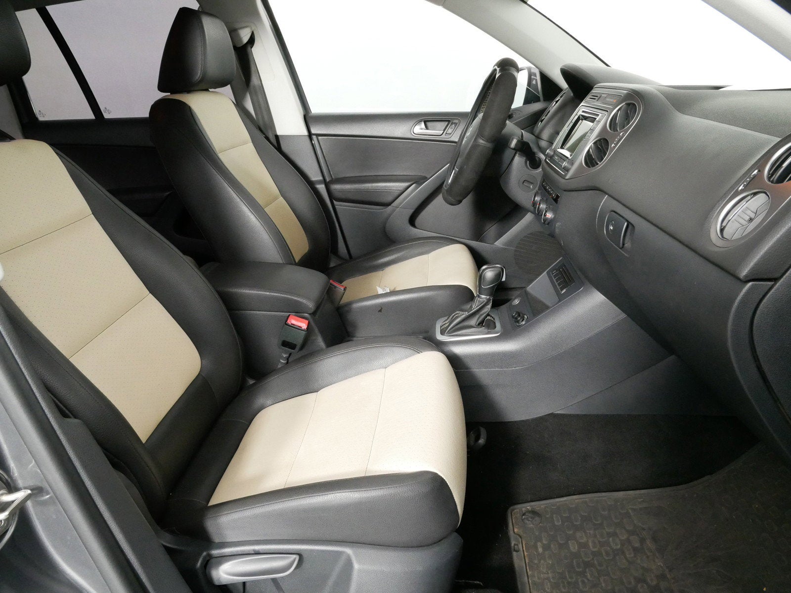 2016 Volkswagen Tiguan S *CLEAN CARFAX!*