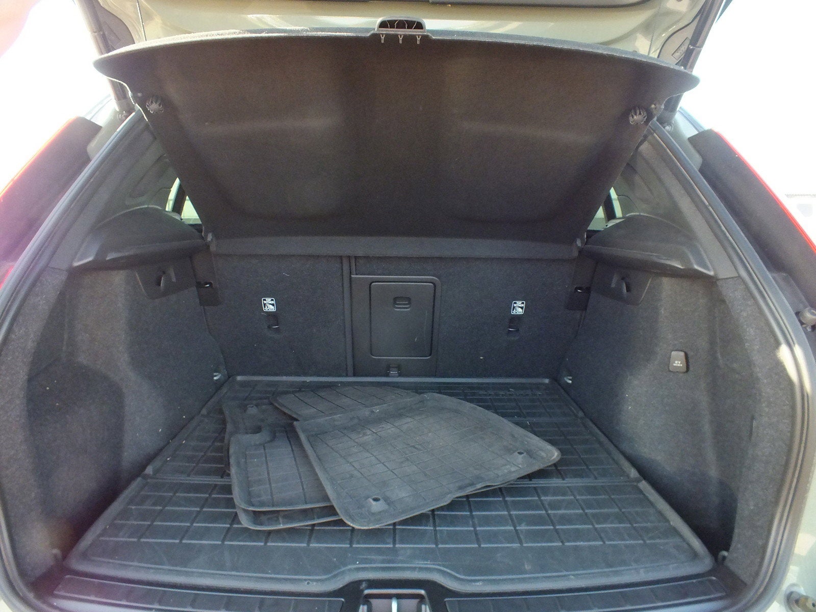 2021 Volvo XC40 P8 Recharge AWD *1-OWNER*