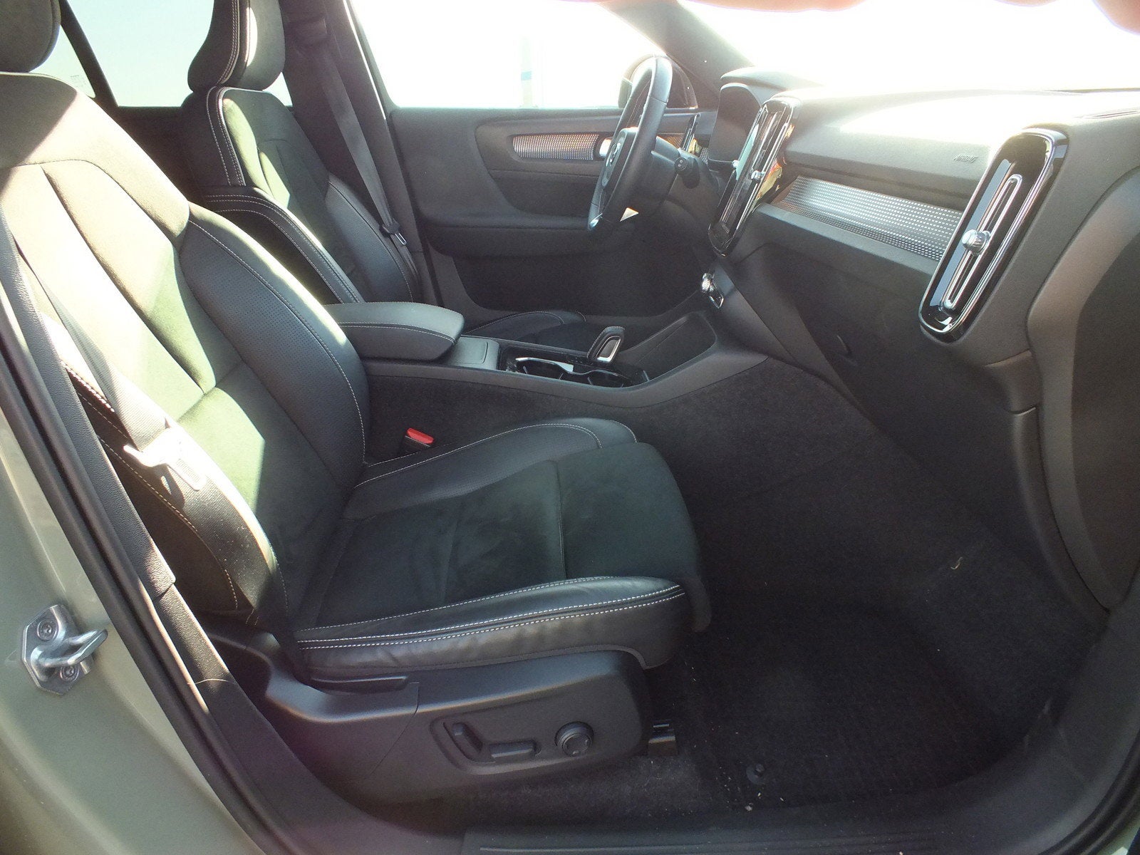 2021 Volvo XC40 P8 Recharge AWD *1-OWNER*