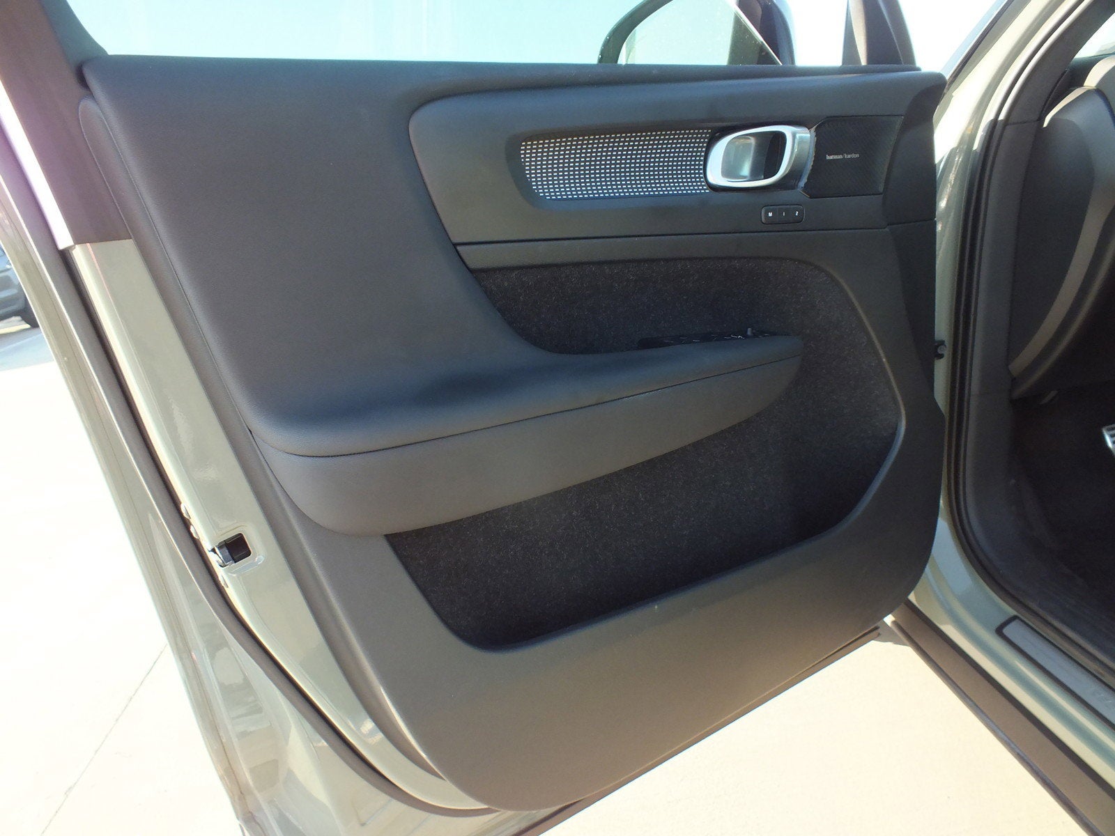 2021 Volvo XC40 P8 Recharge AWD *1-OWNER*