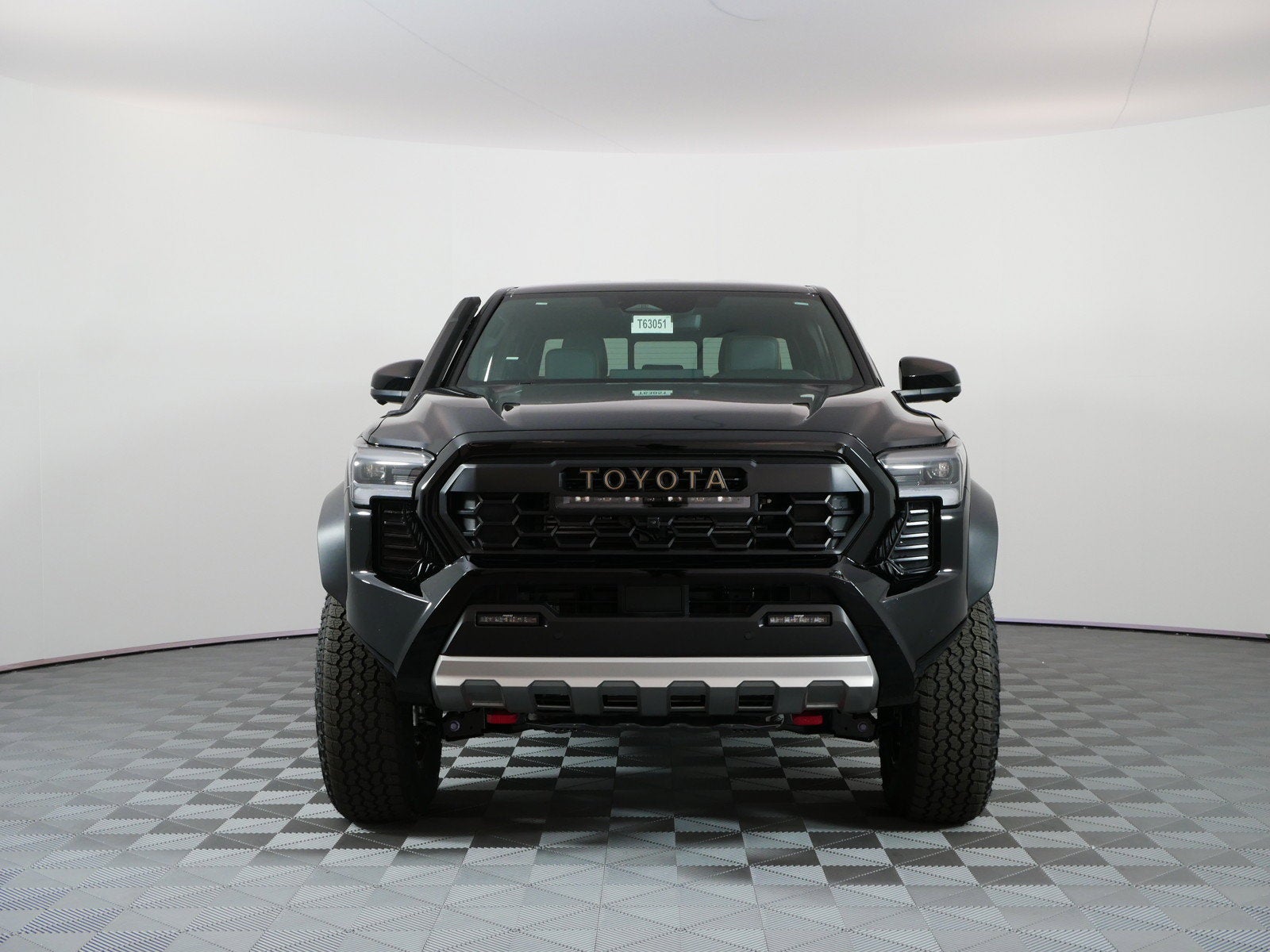 2026 Toyota Tacoma i-FORCE MAX Tacoma Trailhunter