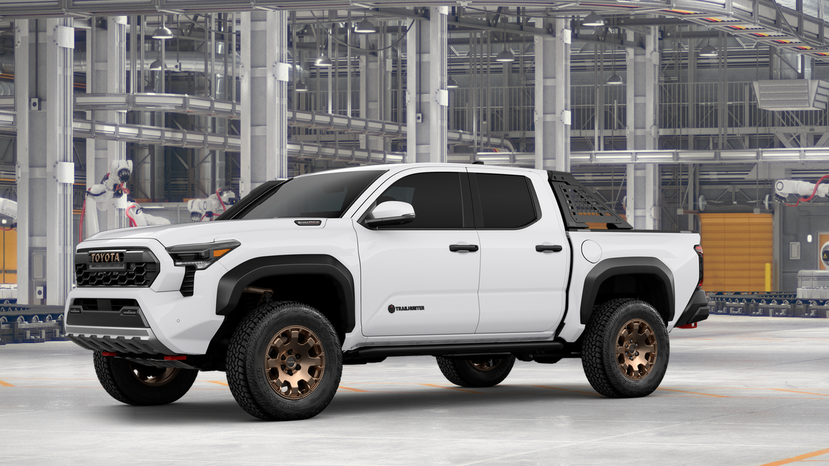 2026 Toyota Tacoma i-FORCE MAX Tacoma Trailhunter