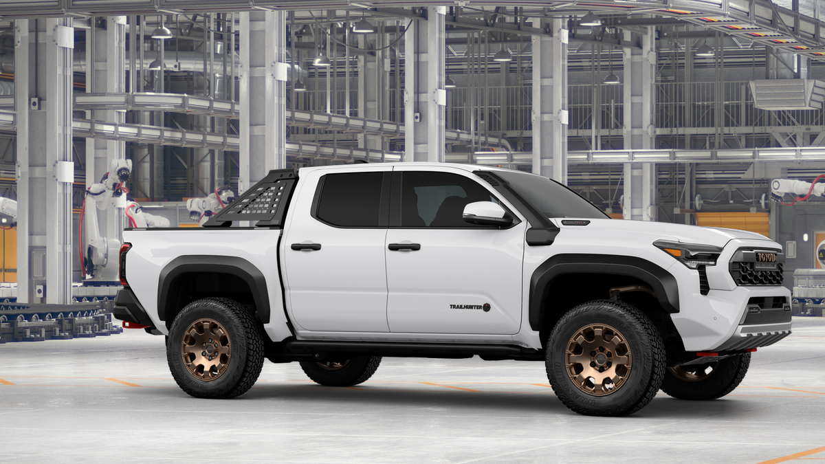 2026 Toyota Tacoma i-FORCE MAX Tacoma Trailhunter