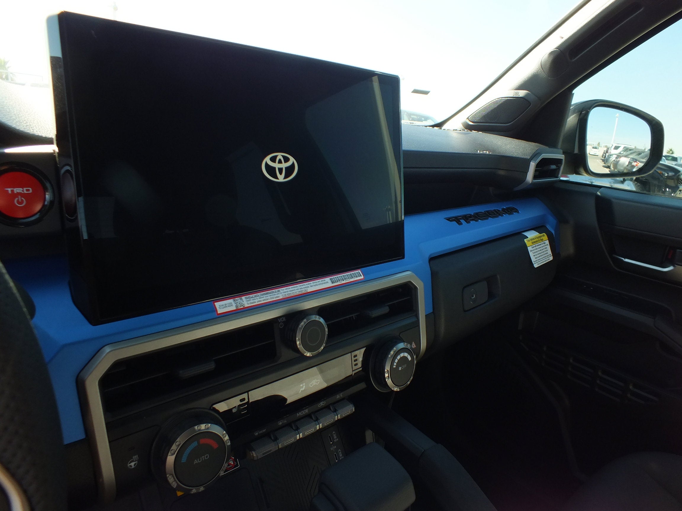 2025 Toyota Tacoma i-FORCE MAX Tacoma TRD Off-Road