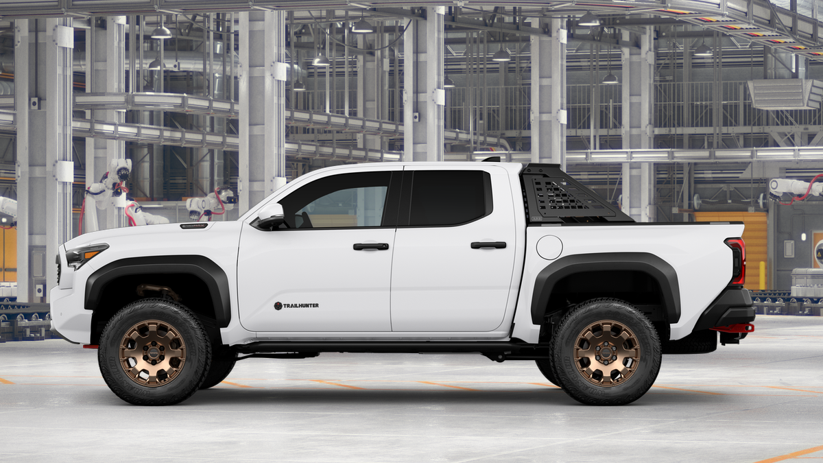 2026 Toyota Tacoma i-FORCE MAX Tacoma Trailhunter