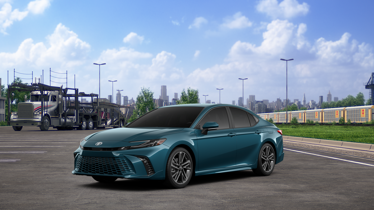 2026 Toyota Camry XSE Hybrid's photo