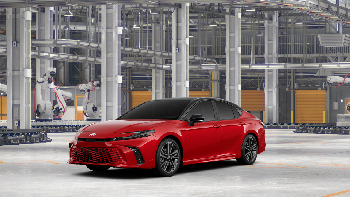 2026 Toyota Camry XSE Hybrid's photo