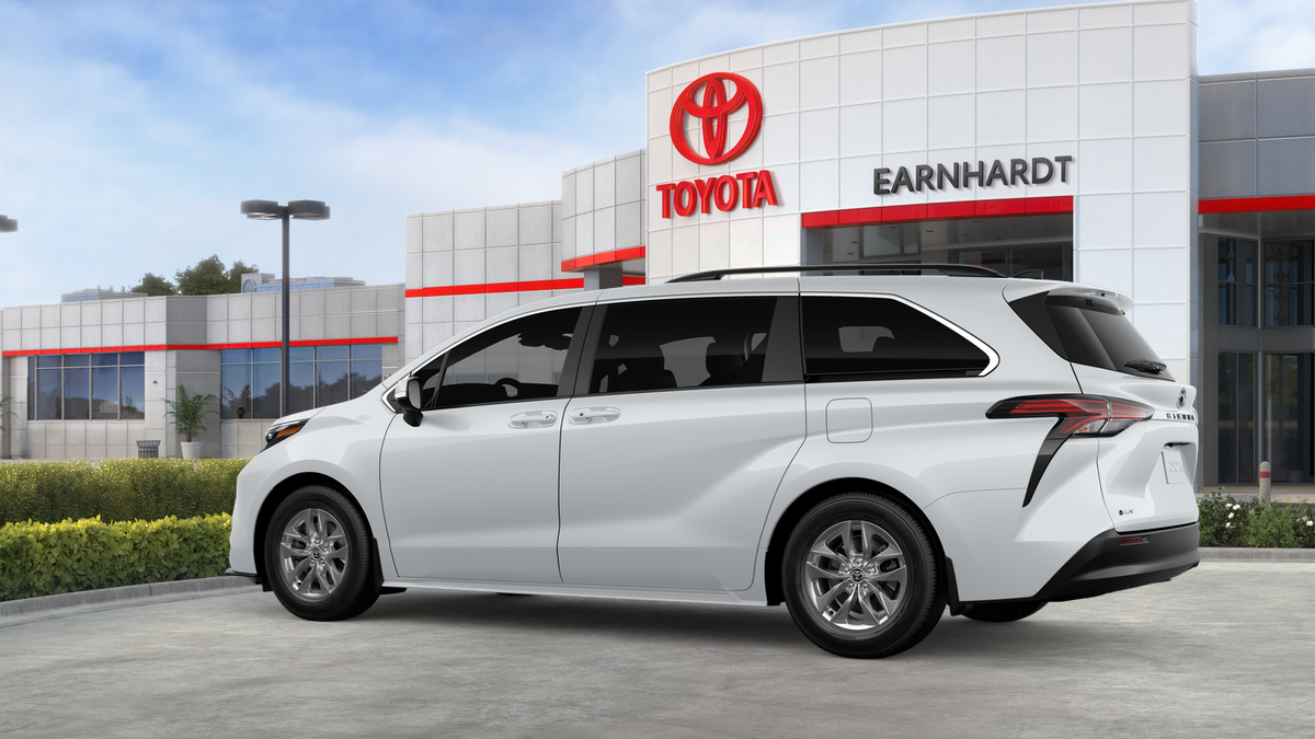 2026 Toyota Sienna LE