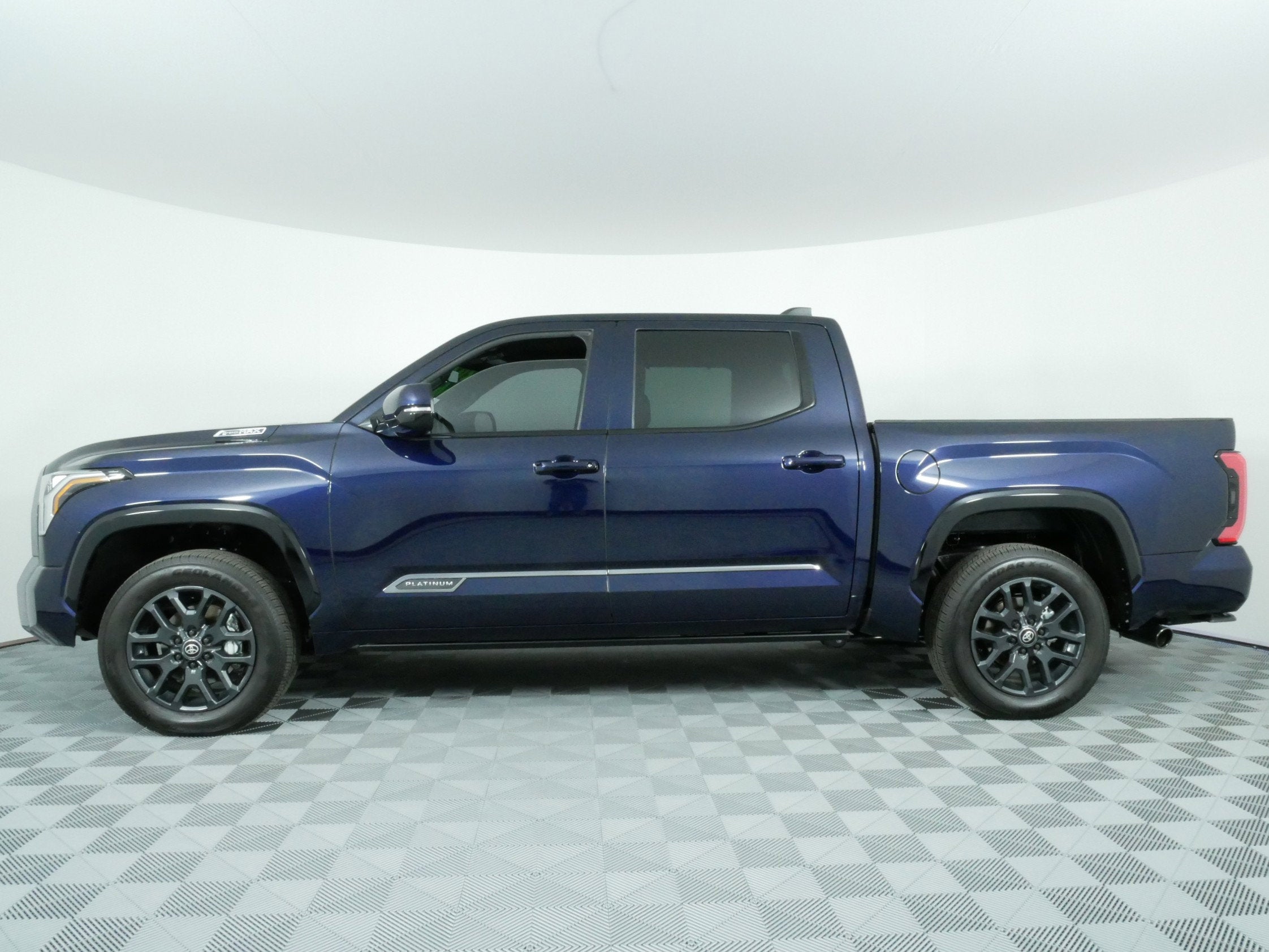 2025 Toyota Tundra i-FORCE MAX Tundra Platinum