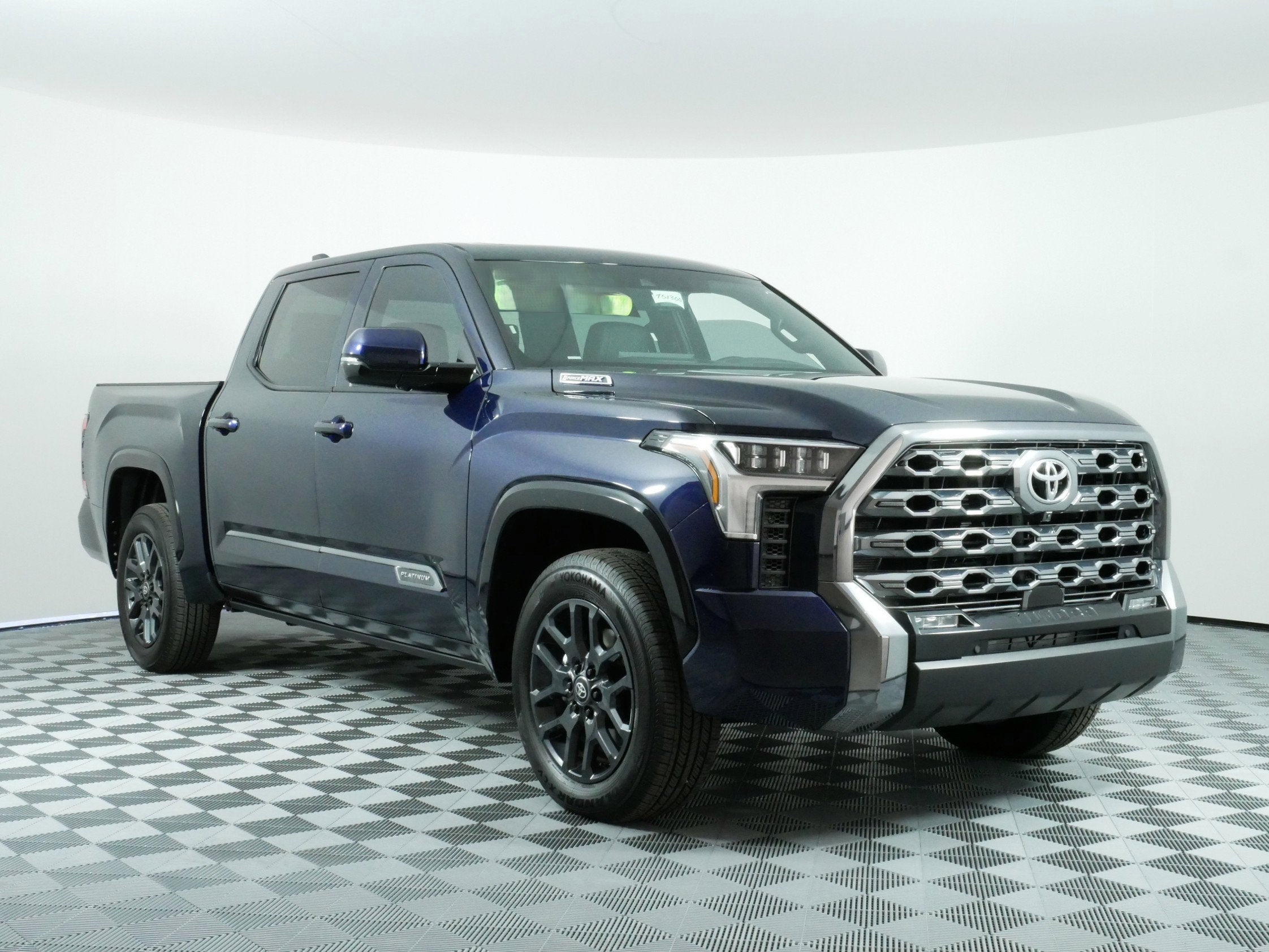 2025 Toyota Tundra i-FORCE MAX Tundra Platinum